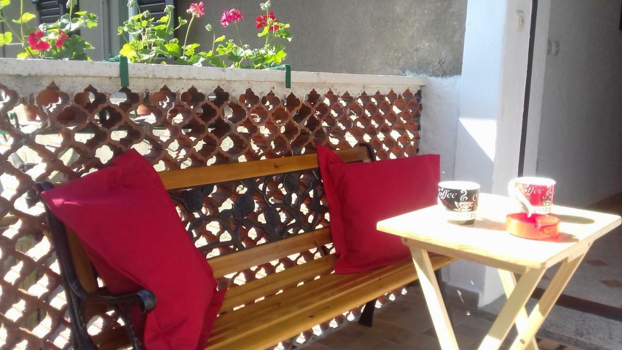 Apartment Tessa غييكا المظهر الخارجي الصورة