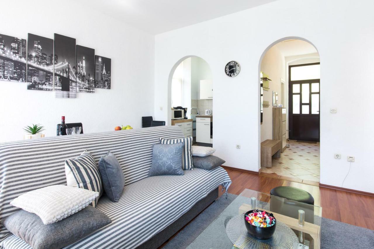 Apartment Tessa غييكا المظهر الخارجي الصورة
